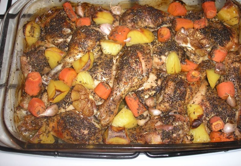 Kurczak w ziołach prowansalskich z warzywami Kurczak w ziołach prowansalskich z warzywami