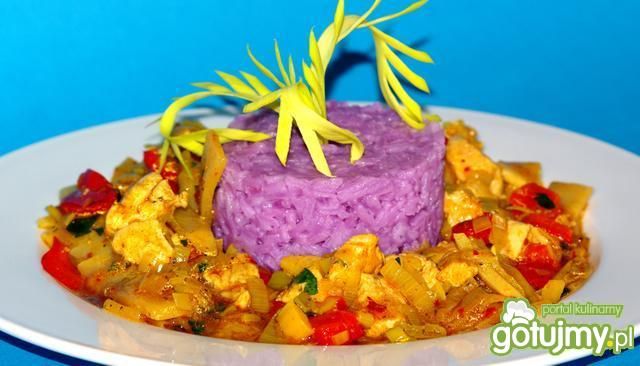 Kurczak z bambusem, papryką i porem