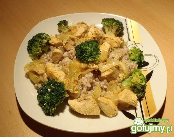 Kurczak z biała kasza z brokułami