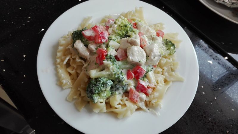 Kurczak z brokułami i mascarpone Kurczak z brokułami i mascarpone