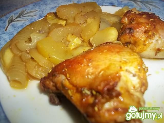 Kurczak z cebulą i cukinią Kurczak z cebulą i cukinią