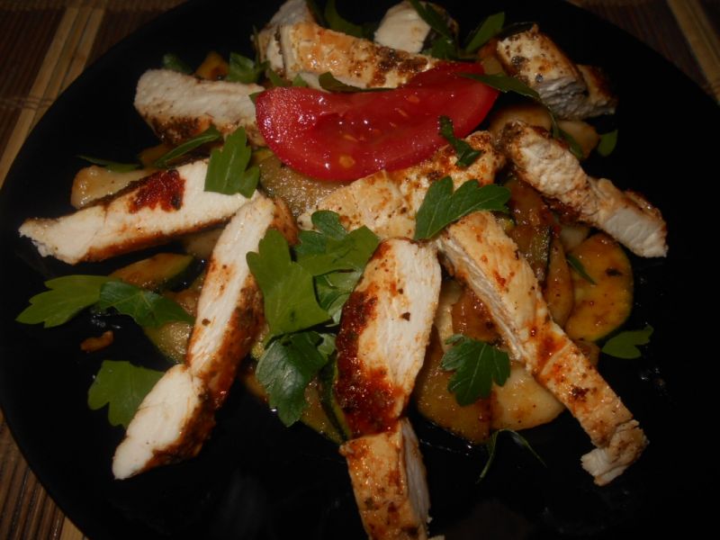 Kurczak z cukinią i gruszką Kurczak z cukinią i gruszką