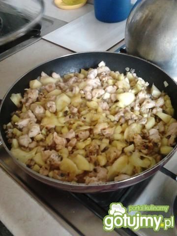 Kurczak z cukinia i pieczarkami