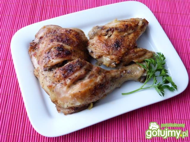 Kurczak z czosnkiem i bazylią 
