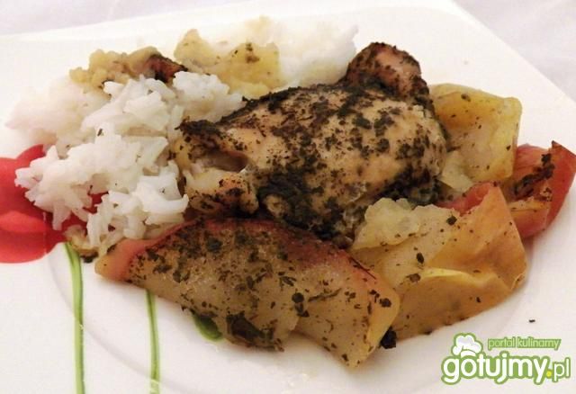 Kurczak z jabłkami w majeranku