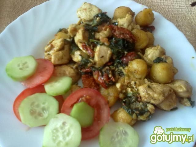 Kurczak z kuleczkami ziemniaczanymi