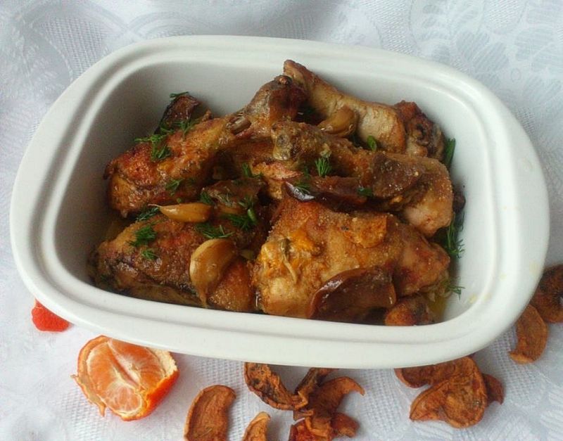 Kurczak z mandarynkami i suszonymi jabłkami Kurczak z mandarynkami i suszonymi jabłkami