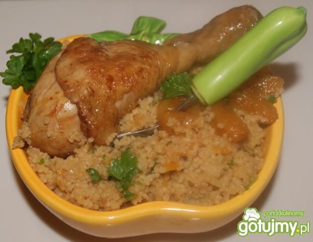 Kurczak z morelowym kuskusem