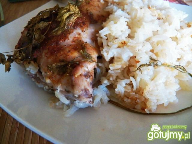 Kurczak z natką, upieczony na ryżu