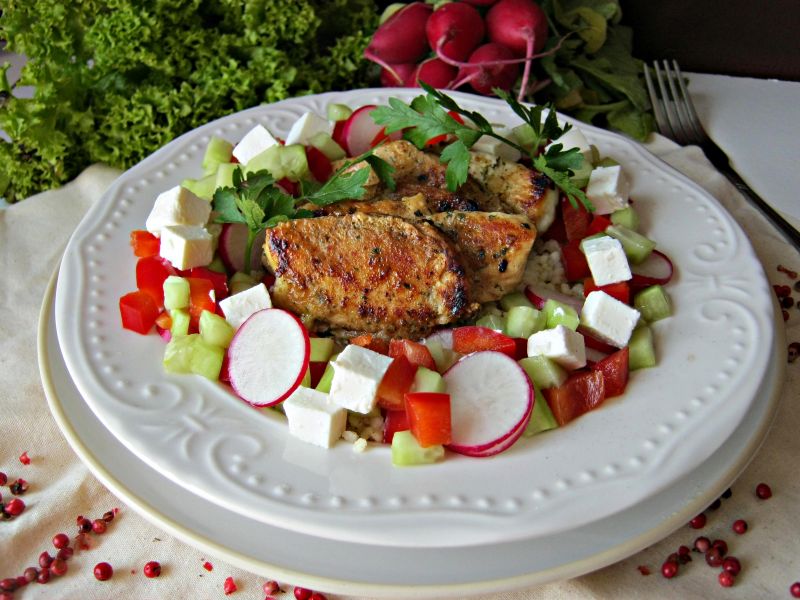 Kurczak z papirusa z kaszą jaglaną i warzywami