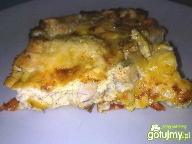 Kurczak z papryka zapiekany pod beszamel