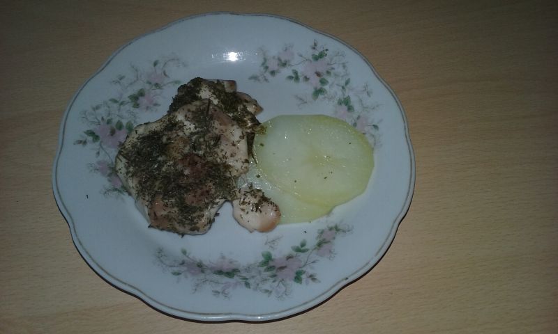 Kurczak z parowaru w koperku z ziemniaczkami