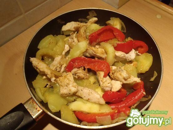 Kurczak z patisonami i papryką