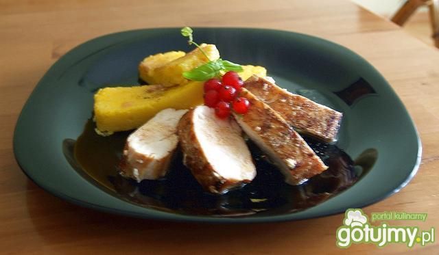 kurczak z polentą w sosie porzeczkowym kurczak z polentą w sosie porzeczkowym