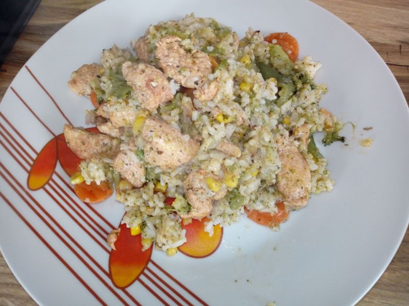 Kurczak z ryżem i warzywami włoską nutką