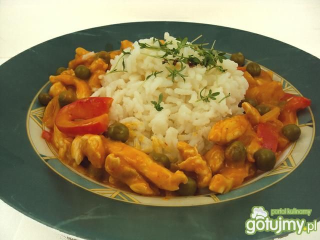 Kurczak z sosem tajskie czerwone curry 