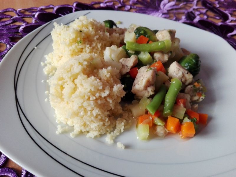 Kurczak z warzywami i kuskusem