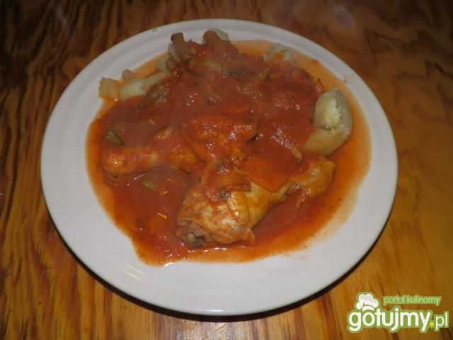 Kurczak z warzywami w sosie z pomidorów