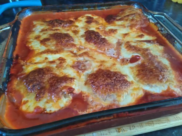 Kurczak zapiekany w sosie pomidorowym