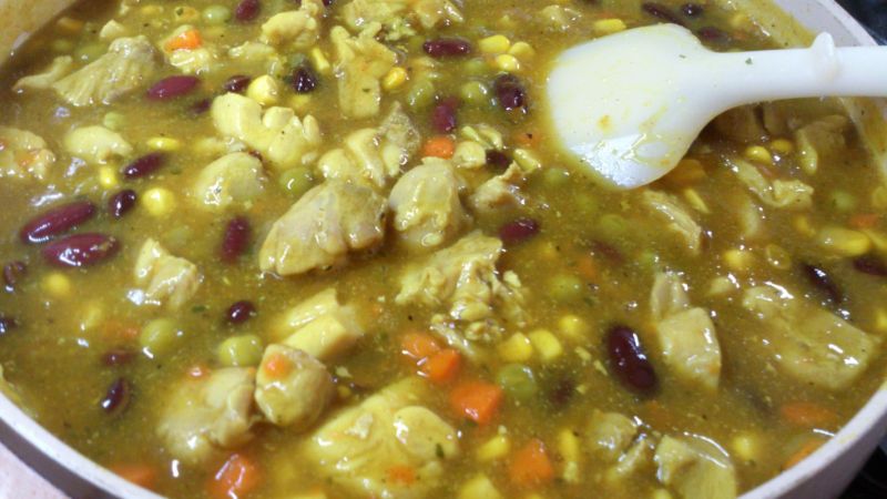 Kurczakowa potrawka z curry i kurkumą