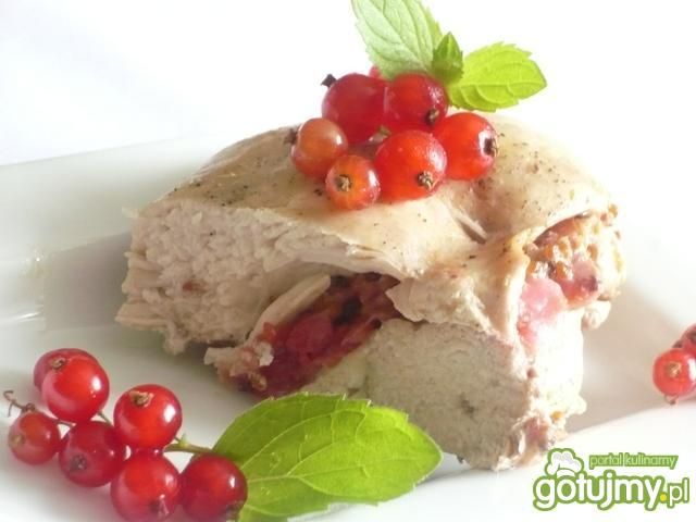 Kurczę nadziane porzeczkami Kurczę nadziane porzeczkami