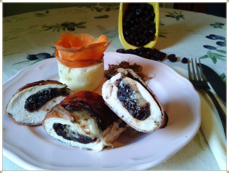 Kurza kieszonka z żurawiną i szynką 