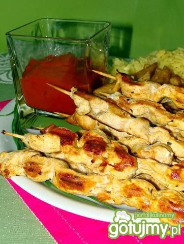 Kurzęce szaszłyki z puree z papryki Kurzęce szaszłyki z puree z papryki
