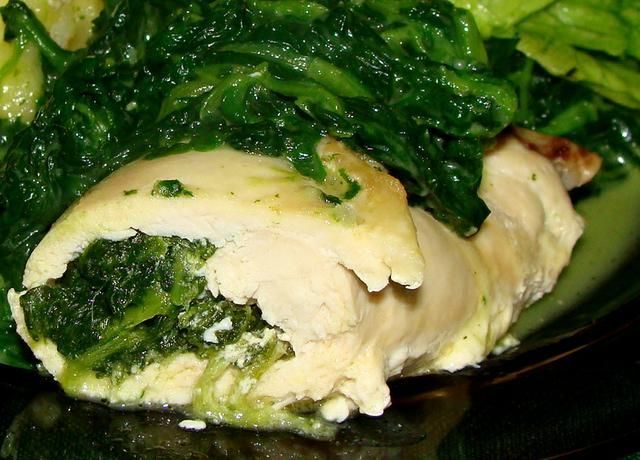 Kurzęcy zawijas nadziany szpinakiem