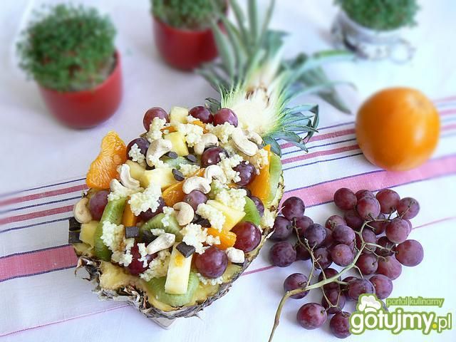 Kuskus z musem ananasowym z owocami Kuskus z musem ananasowym z owocami