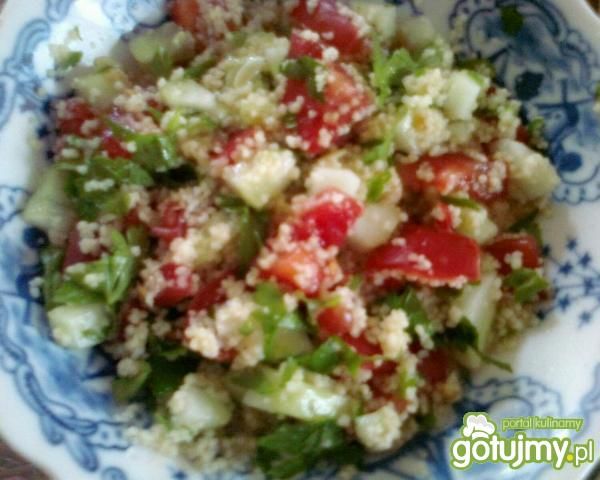 kuskus z ogórkiem i pomidorami