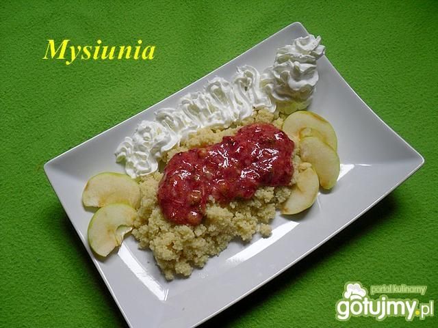 Kuskus z poziomkowym sosem