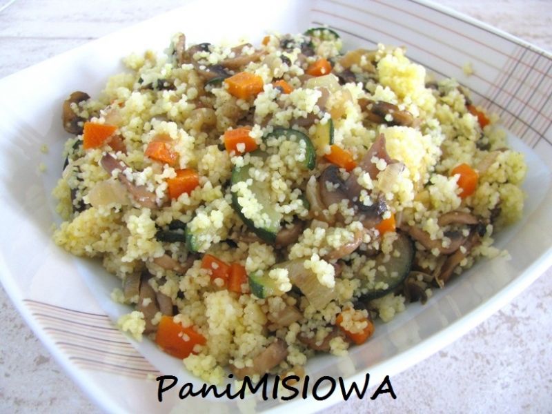 Kuskus z warzywami i pieczarkami