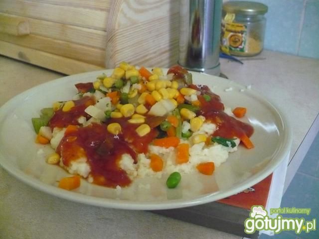 Kuskus z warzywami po węgiersku Kuskus z warzywami po węgiersku