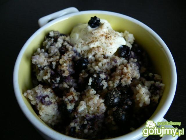 Kuskus zapiekany z borówką amerykańską Kuskus zapiekany z borówką amerykańską