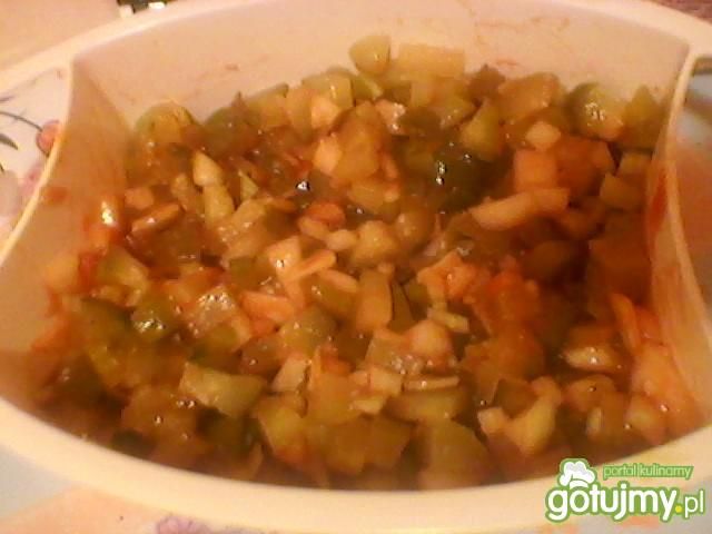 Kwaśna sałatka z ketchupem