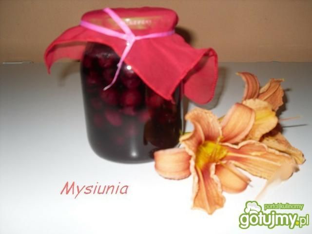 Kwaśne wiśnie w słodkim syropie 