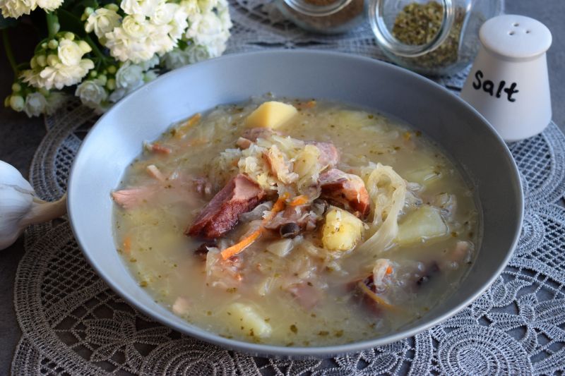 Kwaśnica na wędzonych żeberkach Kwaśnica na wędzonych żeberkach