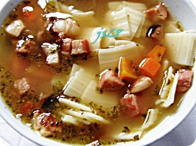 Kwaśnica z łazankami Kwaśnica z łazankami