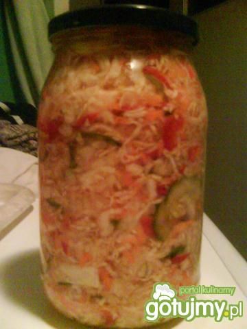 Kwaszona sałatka z kapusty