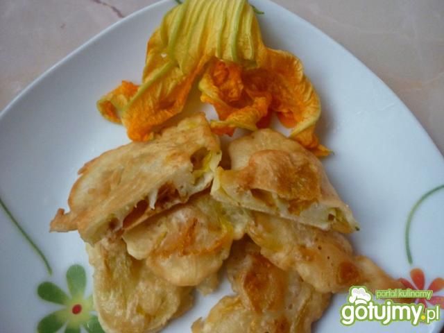 Kwiat cukinii w cieście  Kwiat cukinii w cieście