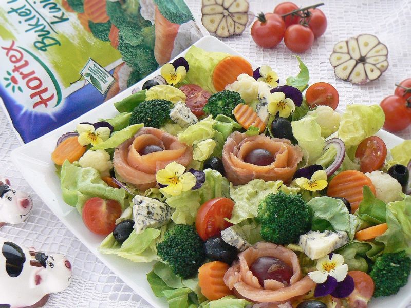 Kwiatowa sałatka na łące Kwiatowa sałatka na łące