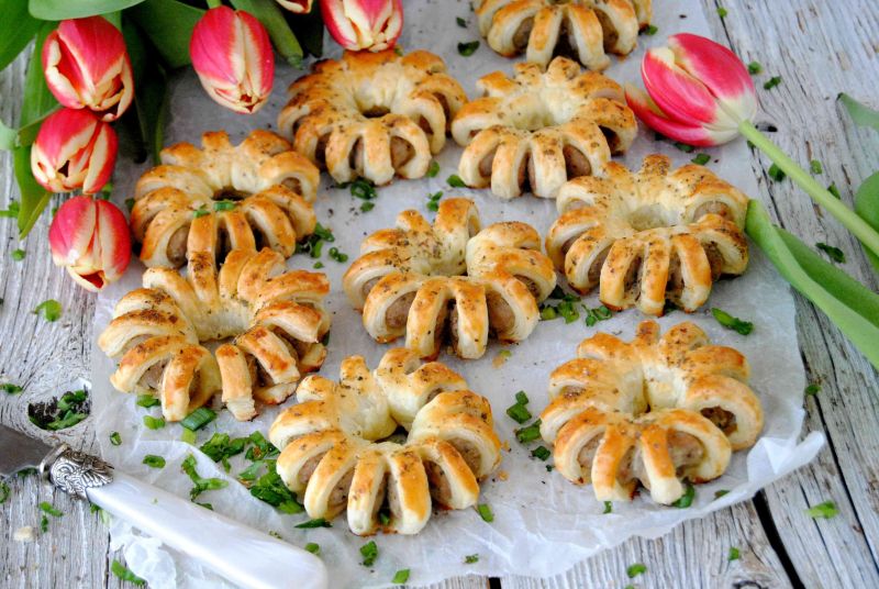 Kwiatuszki z białej kiełbasy  Kwiatuszki z białej kiełbasy