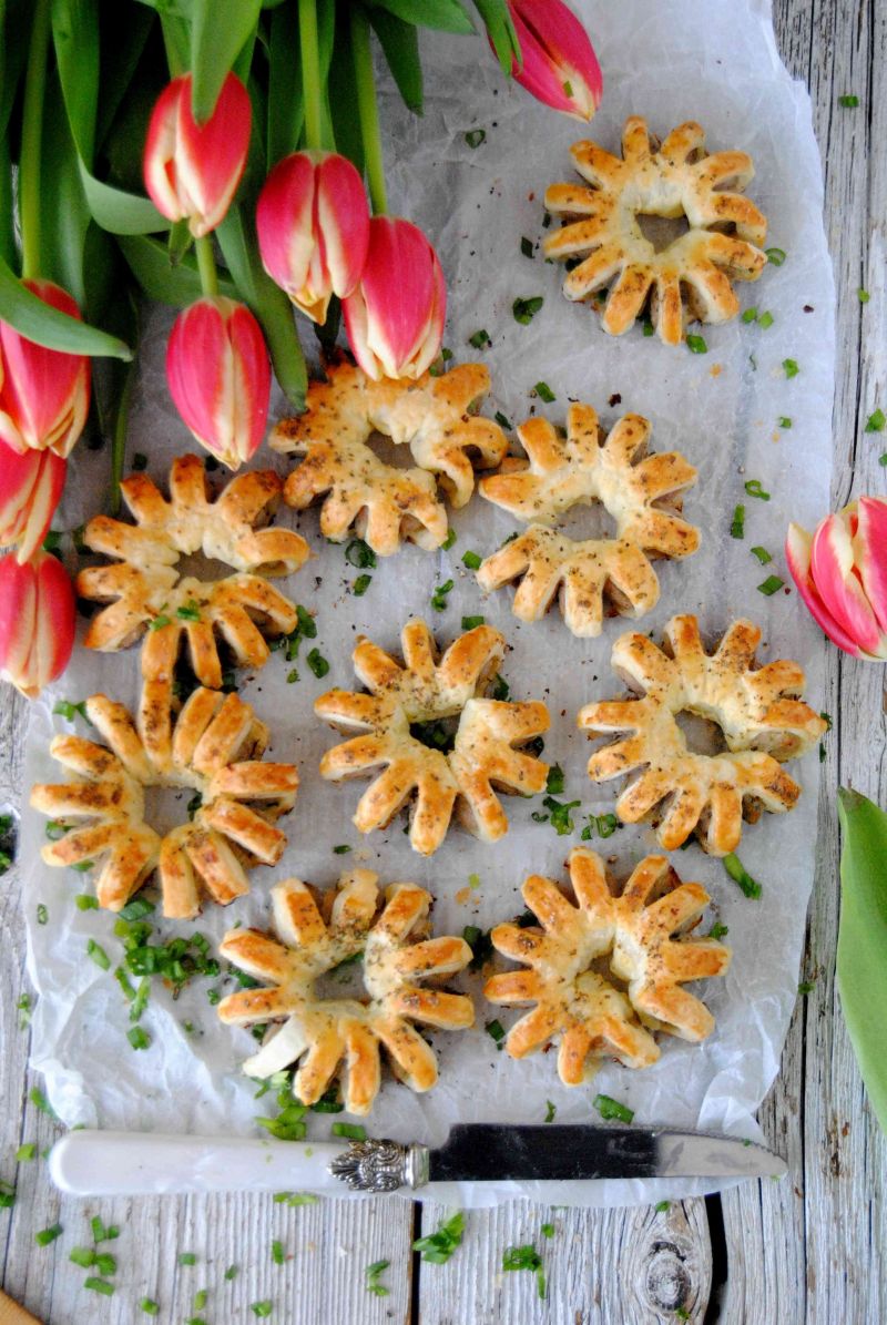 Kwiatuszki z białej kiełbasy  Kwiatuszki z białej kiełbasy