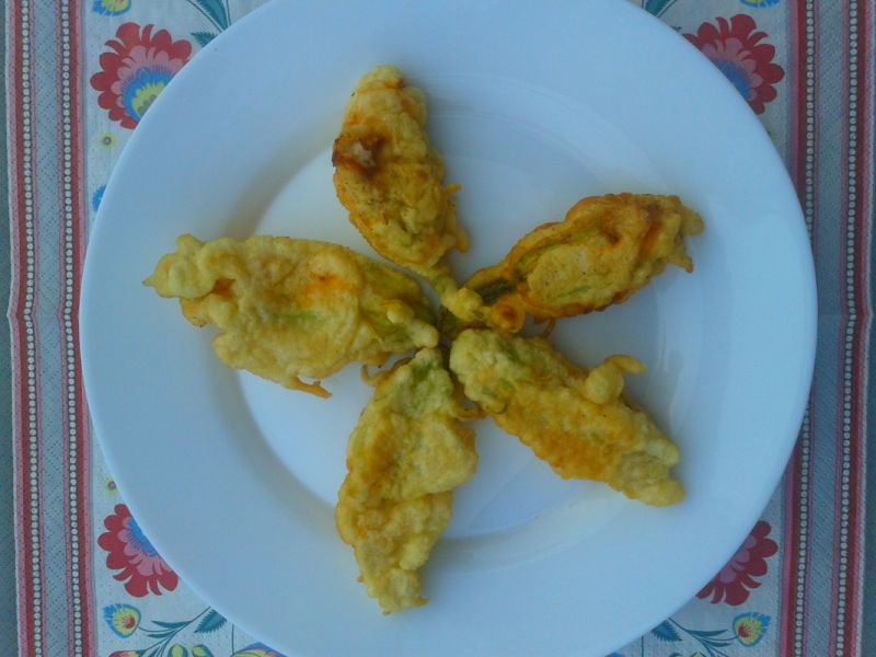 Kwiaty cukinii faszerowane ricottą 