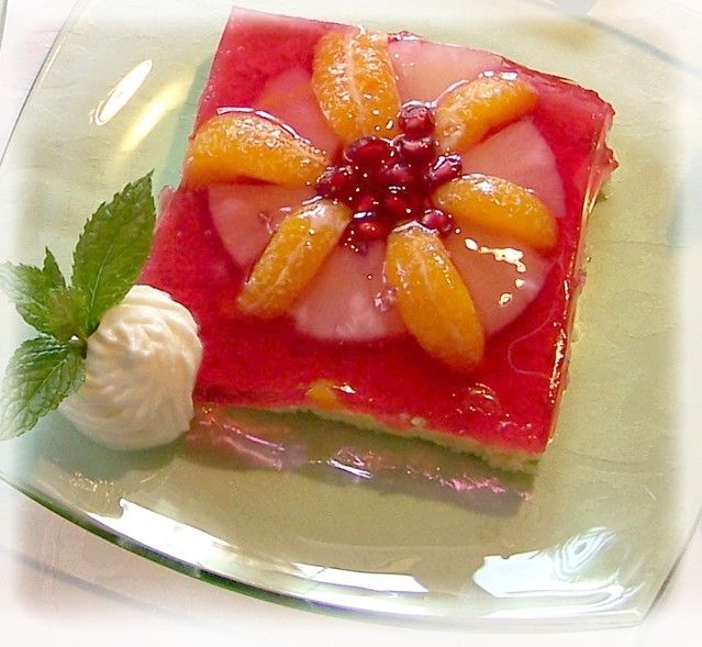 Kwiaty tropików na jaglanym spodzie