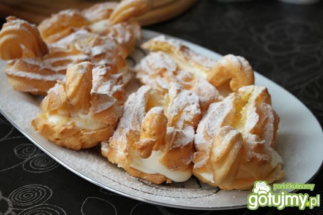 Łabędzie ptysiowe z bitą śmietanką 