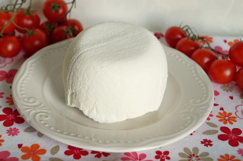Labneh - serek z jogurtu greckiego Labneh - serek z jogurtu greckiego