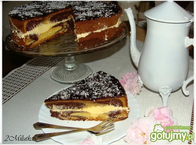 Łaciate ciasto z kremem