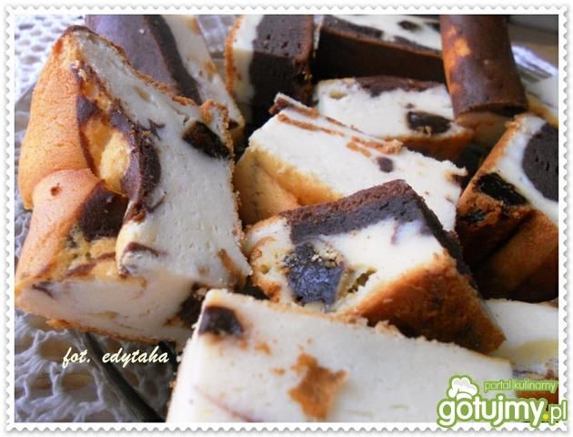 Łaciaty sernik z suszonymi śliwkami Łaciaty sernik z suszonymi śliwkami