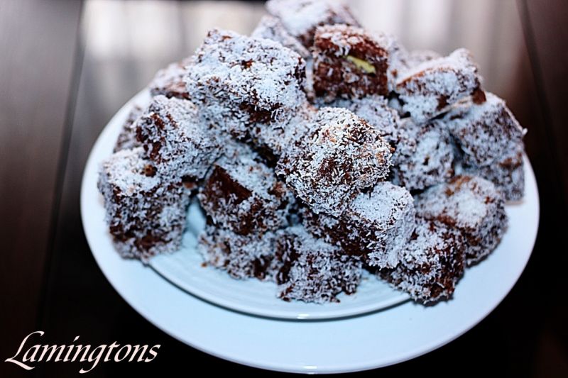 Lamingtons tradycyjny deser Australijski Lamingtons tradycyjny deser Australijski
